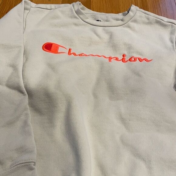 CHAMPION size medium kids sweater. Good condition - Picture 2 of 3